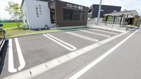 クローバー薬局の駐車場