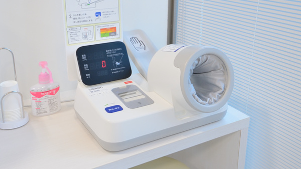 東まち薬局の血圧計