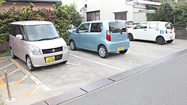 スマイル薬局の駐車場