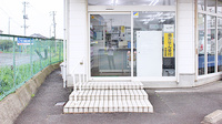 南せのうえ薬局の入口
