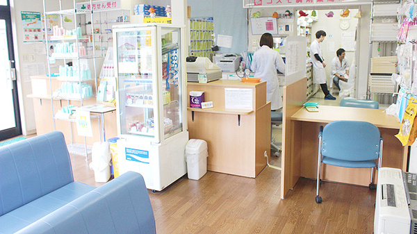 コスモ調剤薬局　南中央店の受付/カウンター