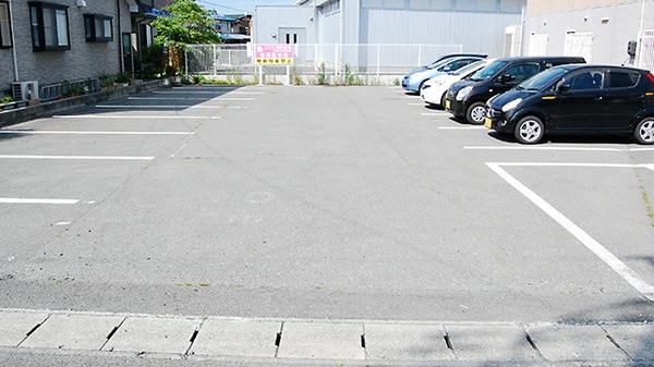 コスモ調剤薬局　かみのやま矢来店の駐車場