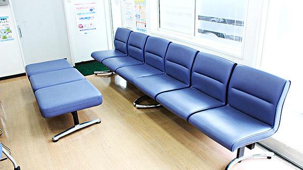 コスモ調剤薬局　玉川店の待合スペース