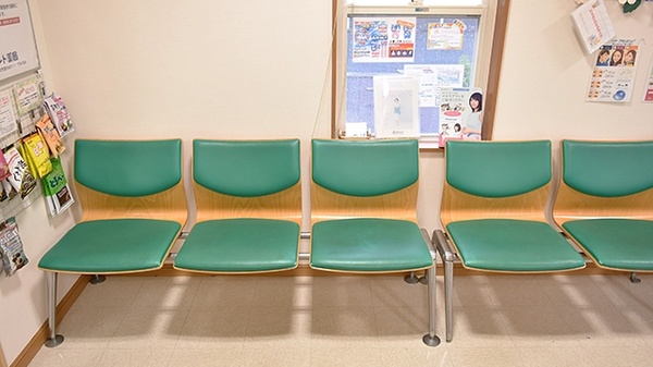 ミント薬局の待合スペース