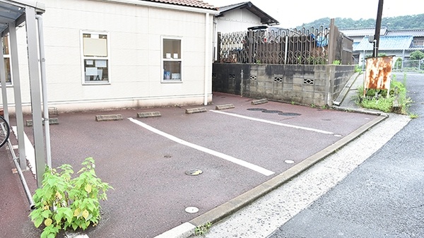 ミント薬局の駐車場