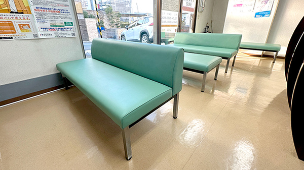 あすか薬局元町店の待合スペース