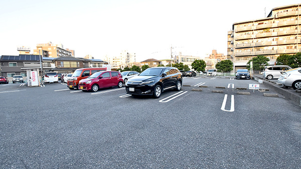すみれ薬局の駐車場