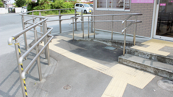 コスモ調剤薬局　二見町店のバリアフリー設備