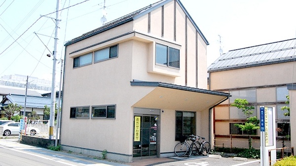 コスモ調剤薬局　米代店の外観