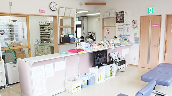 コスモ調剤薬局　東部台店の受付/カウンター