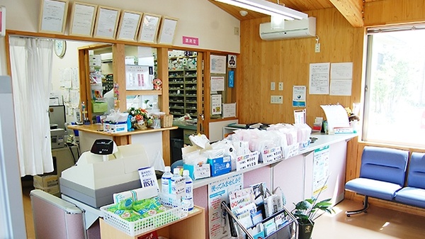 コスモ調剤薬局　高田店の受付/カウンター