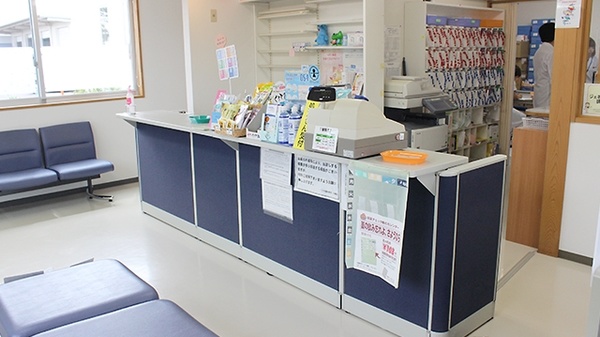 コスモ調剤薬局　大槻店の受付/カウンター