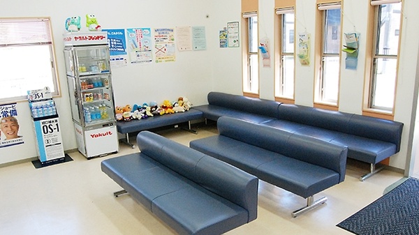 コスモ調剤薬局　高畠店の待合スペース