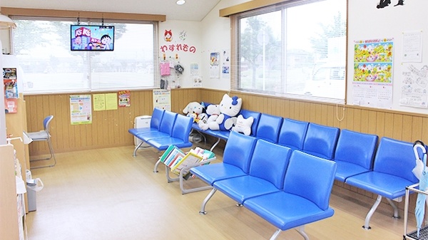 コスモ調剤薬局　北中央公園前店の待合スペース