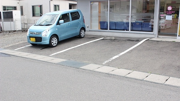 コスモ調剤薬局　南矢野目店の駐車場