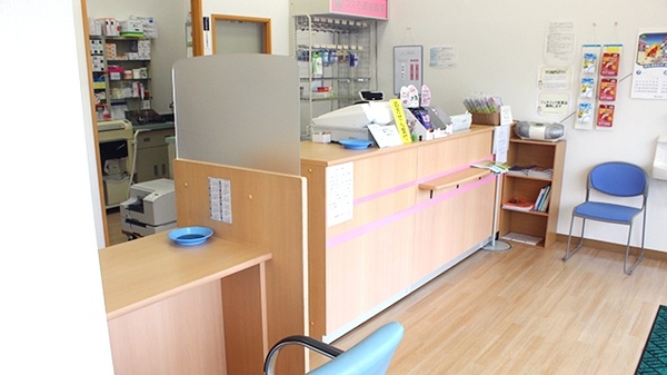 コスモ調剤薬局　南矢野目店の受付/カウンター