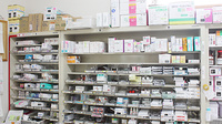 げんじろう調剤薬局　泉店の薬棚