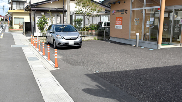 コスモ調剤薬局　大槻西店の駐車場