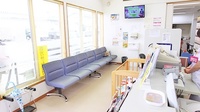 コスモ調剤薬局　八幡店の待合スペース
