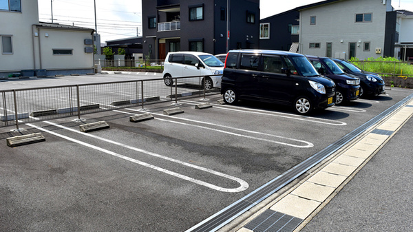 わかば調剤薬局の駐車場