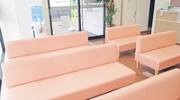 福寿草薬局　横浜関内店の待合スペース