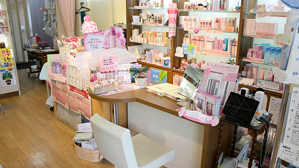 ハヤシ薬局　米沢駅前店の化粧品