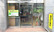 瀧川薬局　西宮店の入口