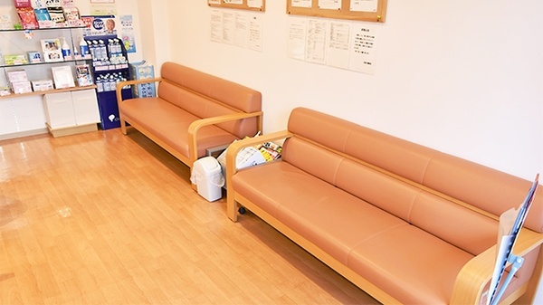 笹菊薬品株式会社　有明大橋薬局の待合スペース