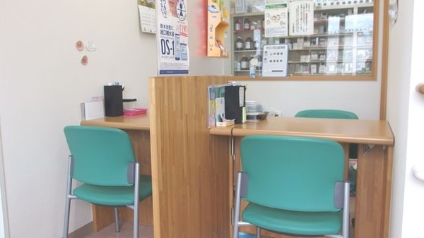 笹菊薬品株式会社　石山調剤薬局の受付/カウンター