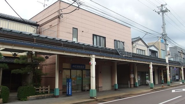 笹菊薬品株式会社　仲町調剤薬局の外観