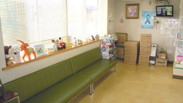 笹菊薬品株式会社　荻堀調剤薬局の待合スペース