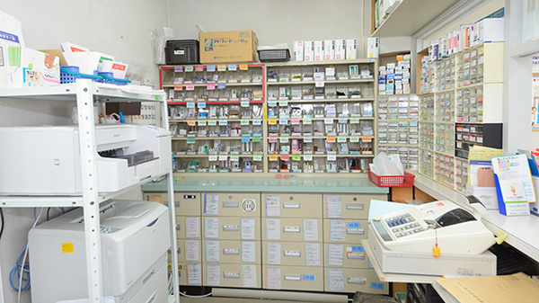 椿ヶ丘薬局の調剤室