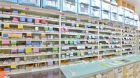 阿新薬局　高尾店の薬棚