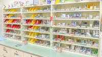 おかやま薬局　津高店の薬棚