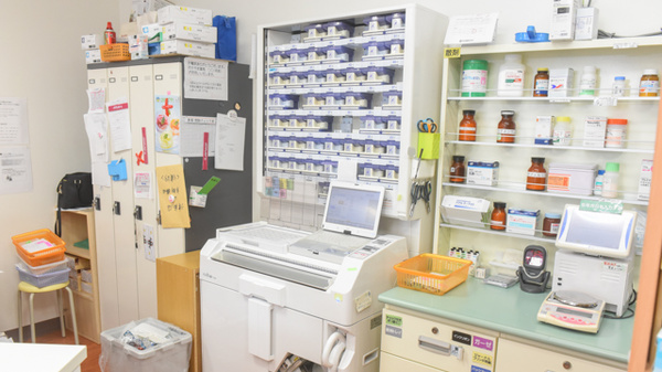 おかやま薬局　津高店の調剤器具