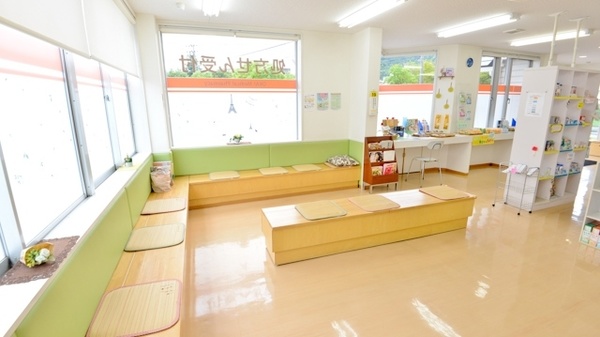 おかやま薬局　児島店の待合スペース