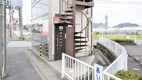 ポプラ薬局　玉川店の入口