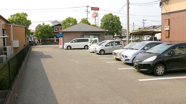 らいふ薬局　志免店の駐車場