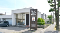 泉野出町らいふ薬局の外観