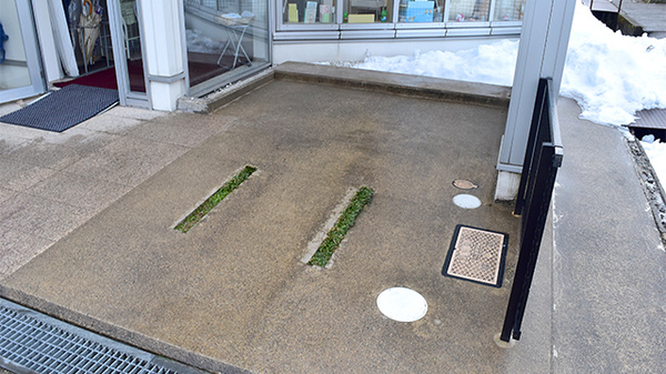 木曳野らいふ薬局の駐車場
