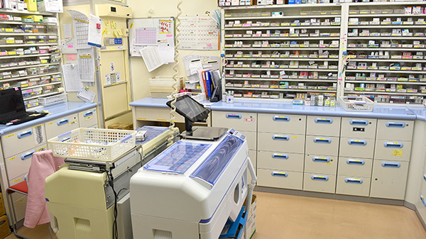 木曳野らいふ薬局の調剤室
