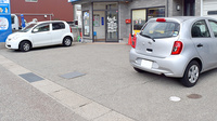 宇出津らいふ薬局の駐車場