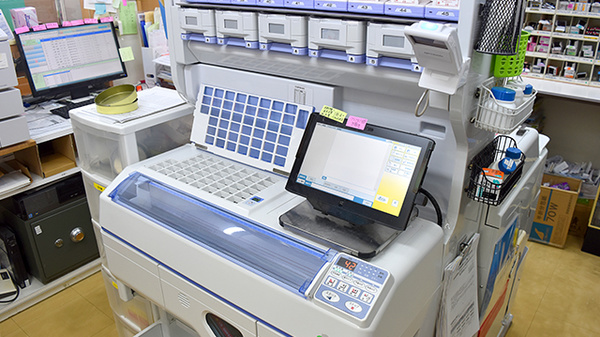 今立らいふ薬局の調剤器具