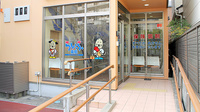 らいふ薬局　深草店の入口