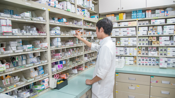 アリーナ薬局　瀬戸店の作業風景