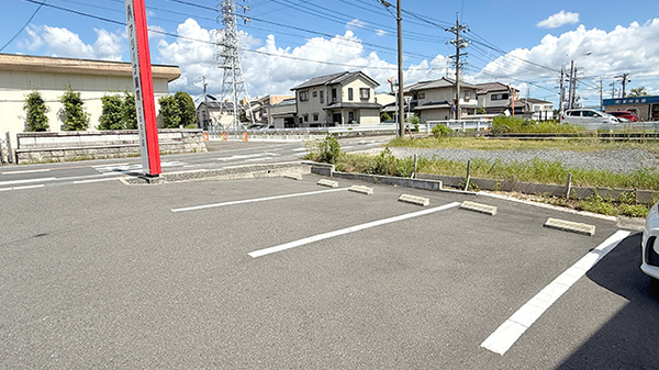 アリーナ薬局　ひまわり店の駐車場