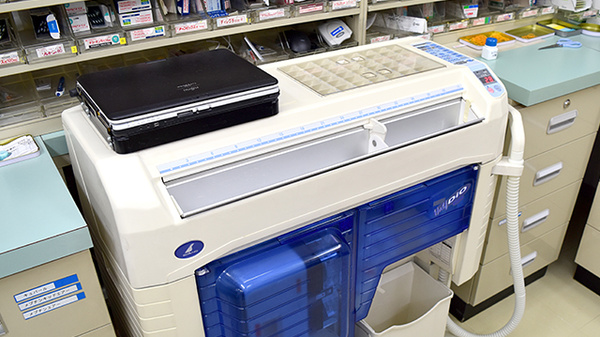 アリーナ薬局　吉根店の調剤器具