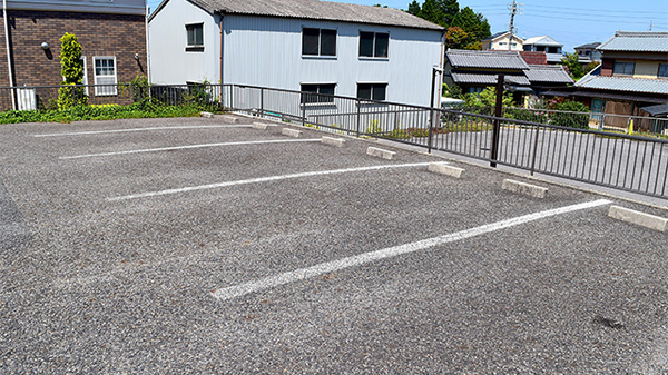 アリーナ薬局　吉根店の駐車場