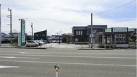 昭和町調剤薬局の駐車場