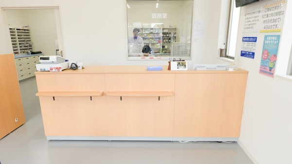 サン薬局　京終店の受付/カウンター